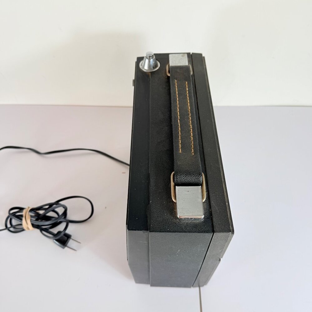 General Electric Solid State AM/FM Radio VTG World Monitor Model P977C 60s Teste - Picture 15 of 16